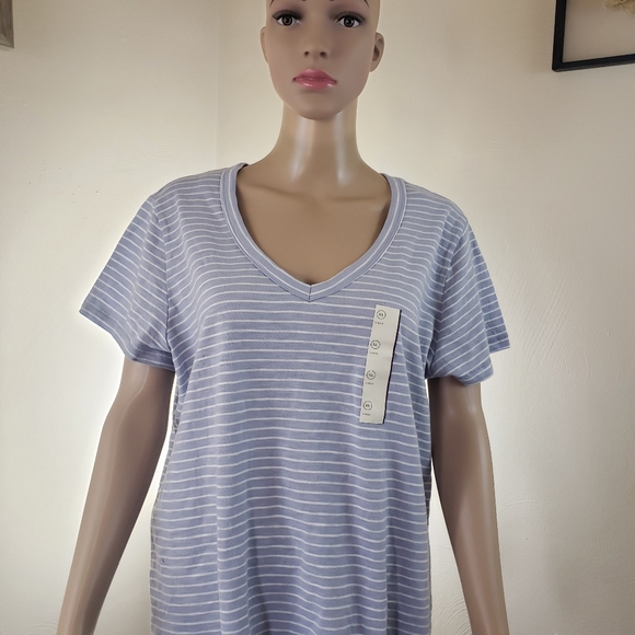 Shirt - Picture 1 of 1